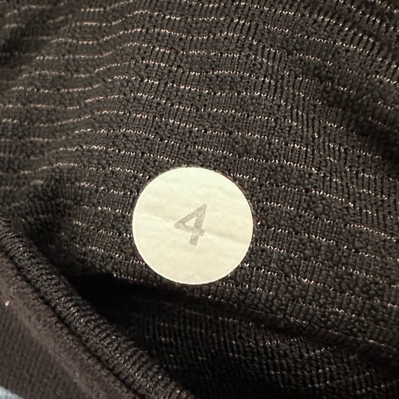 Lululemon Athletica cropped leggings size 4 - Picture 3 of 4